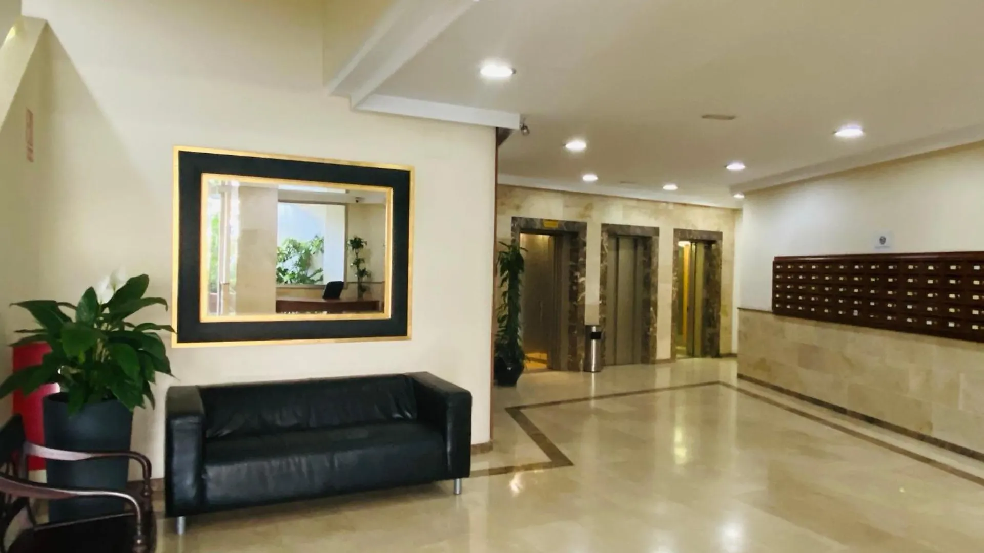 The First Line Of The Sea Apartment Marbella 0*,  Spagna